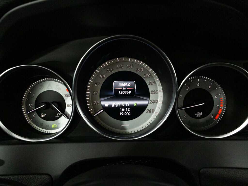 Купить Mercedes-Benz C-Класс с пробегом. Фото: #11