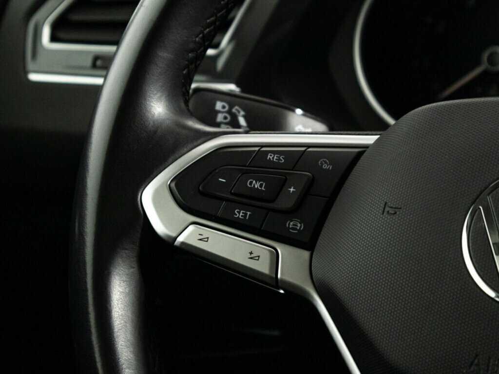 Купить Volkswagen Tiguan с пробегом. Фото: #17