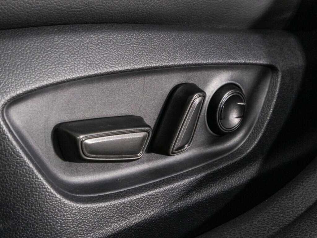 Купить Toyota Camry с пробегом. Фото: #17