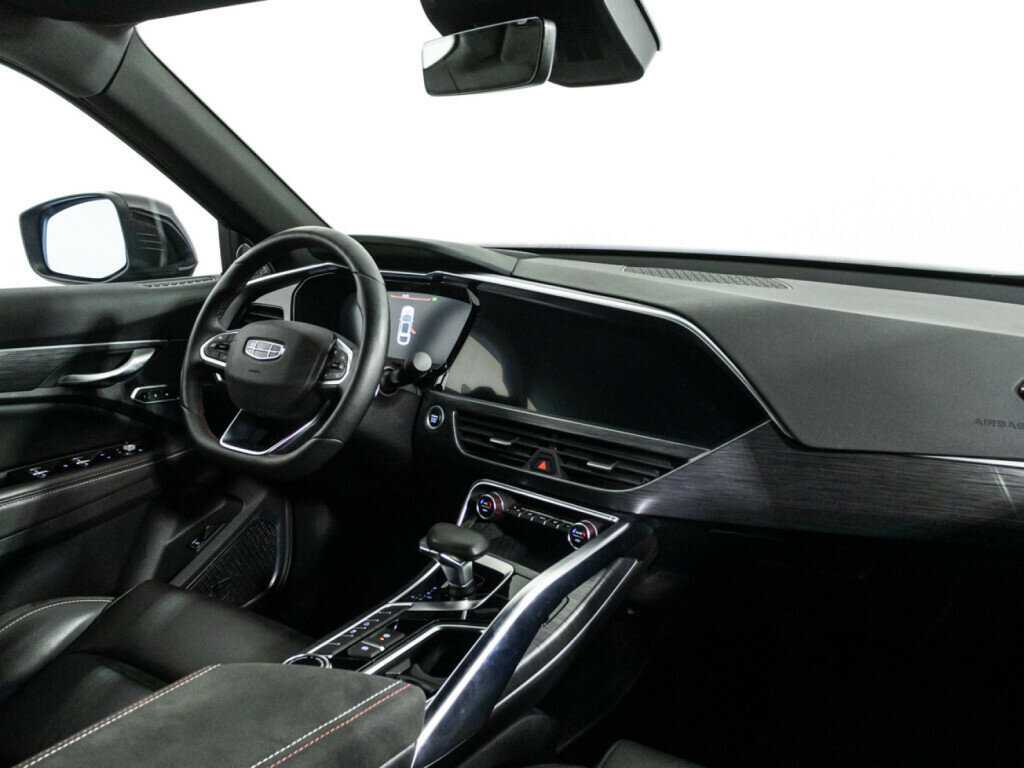 Купить Geely Tugella с пробегом. Фото: #8