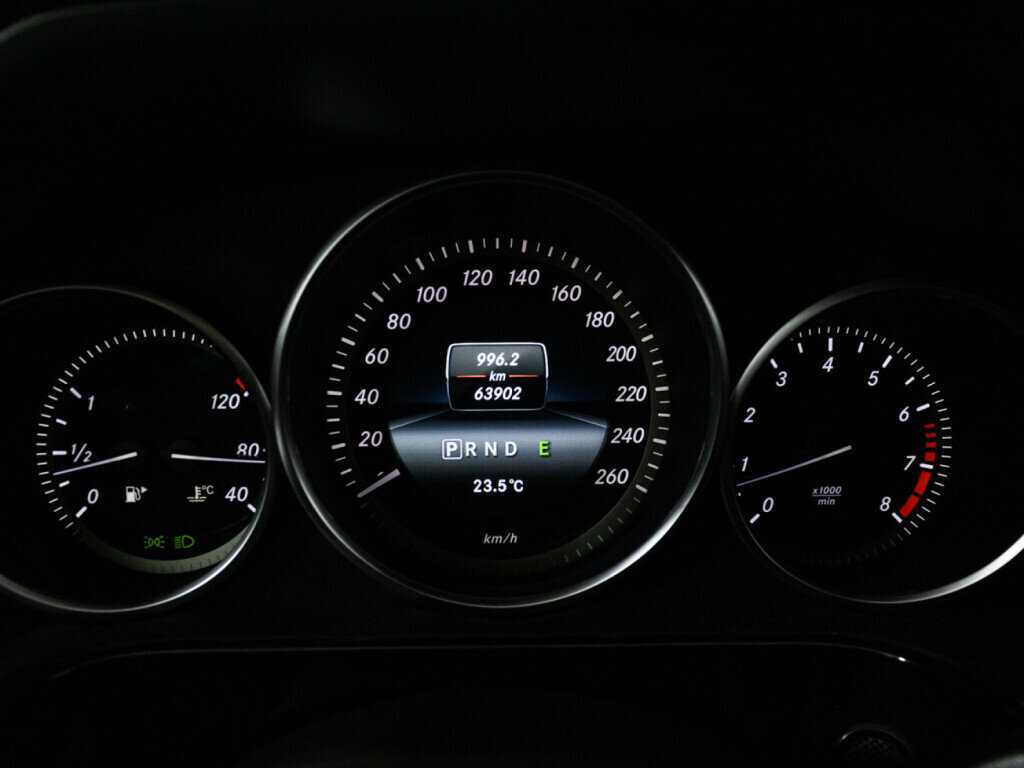 Купить Mercedes-Benz E-Класс с пробегом. Фото: #11