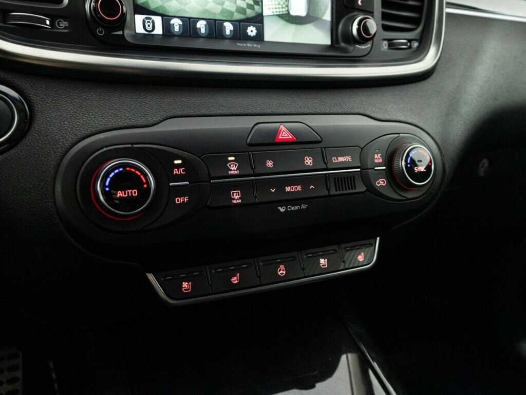 Купить Kia Sorento с пробегом. Фото: #19