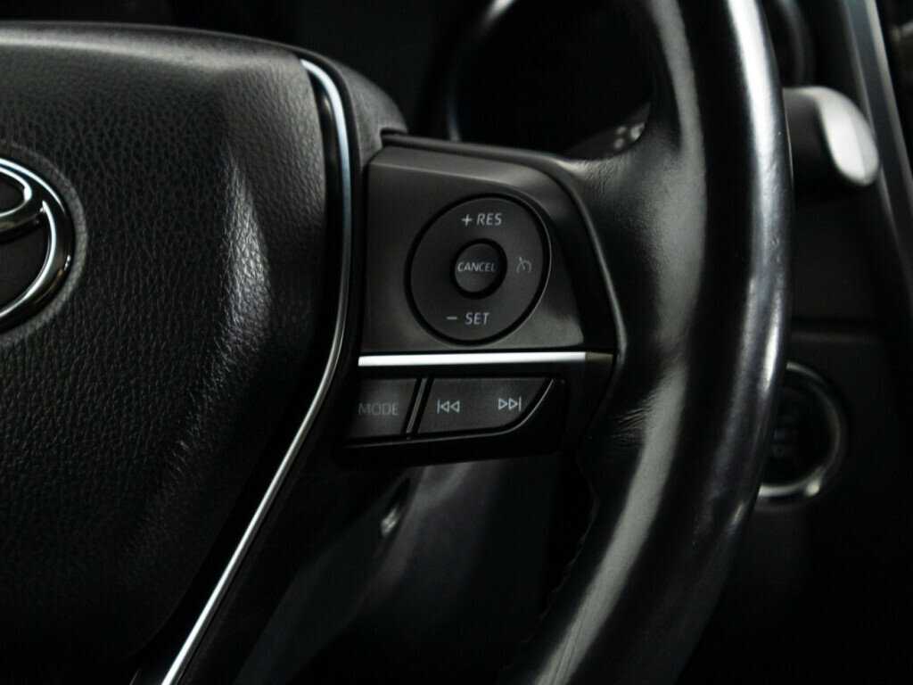 Купить Toyota Camry с пробегом. Фото: #18