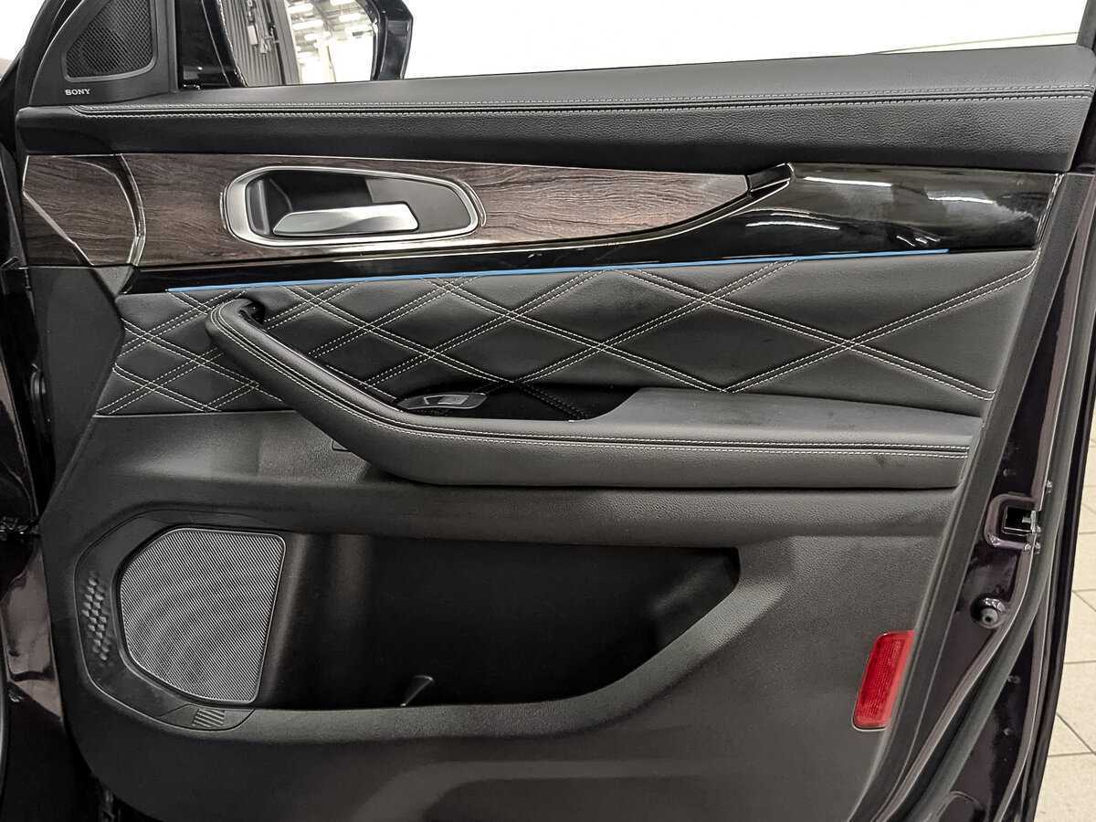 Купить EXEED VX с пробегом. Фото: #24