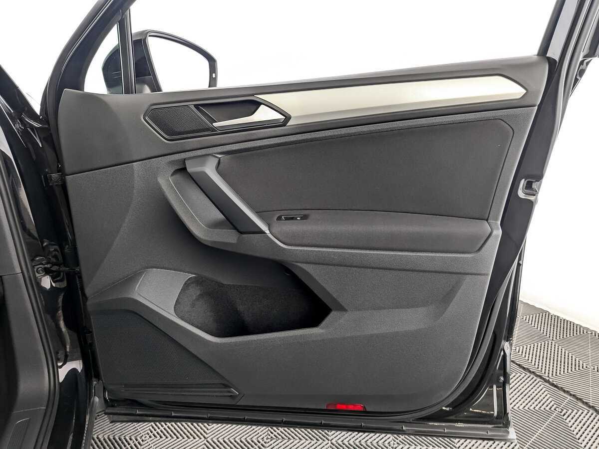 Купить Volkswagen Tiguan с пробегом. Фото: #23