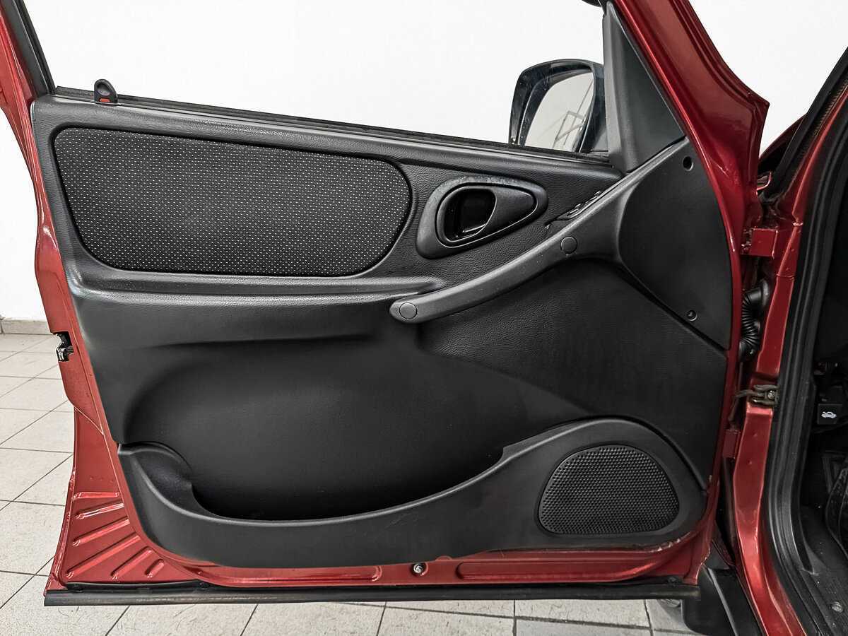 Купить Chevrolet Niva с пробегом. Фото: #17