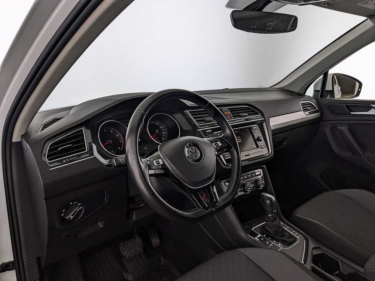 Купить Volkswagen Tiguan с пробегом. Фото: #14