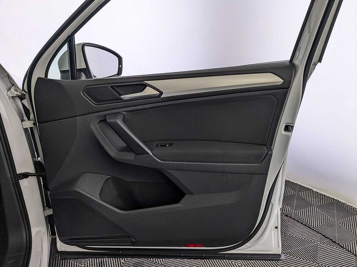 Купить Volkswagen Tiguan с пробегом. Фото: #24