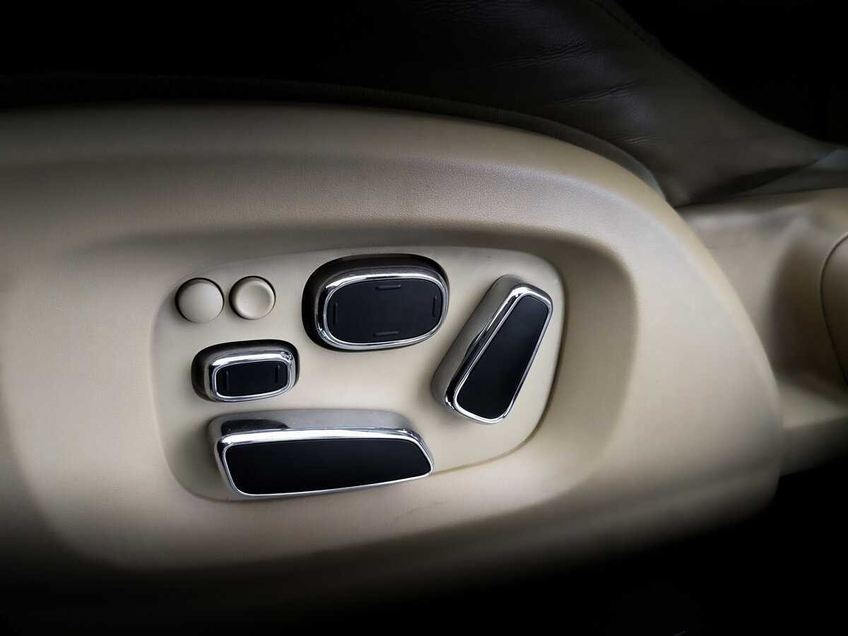 Купить Jaguar XJ с пробегом. Фото: #18