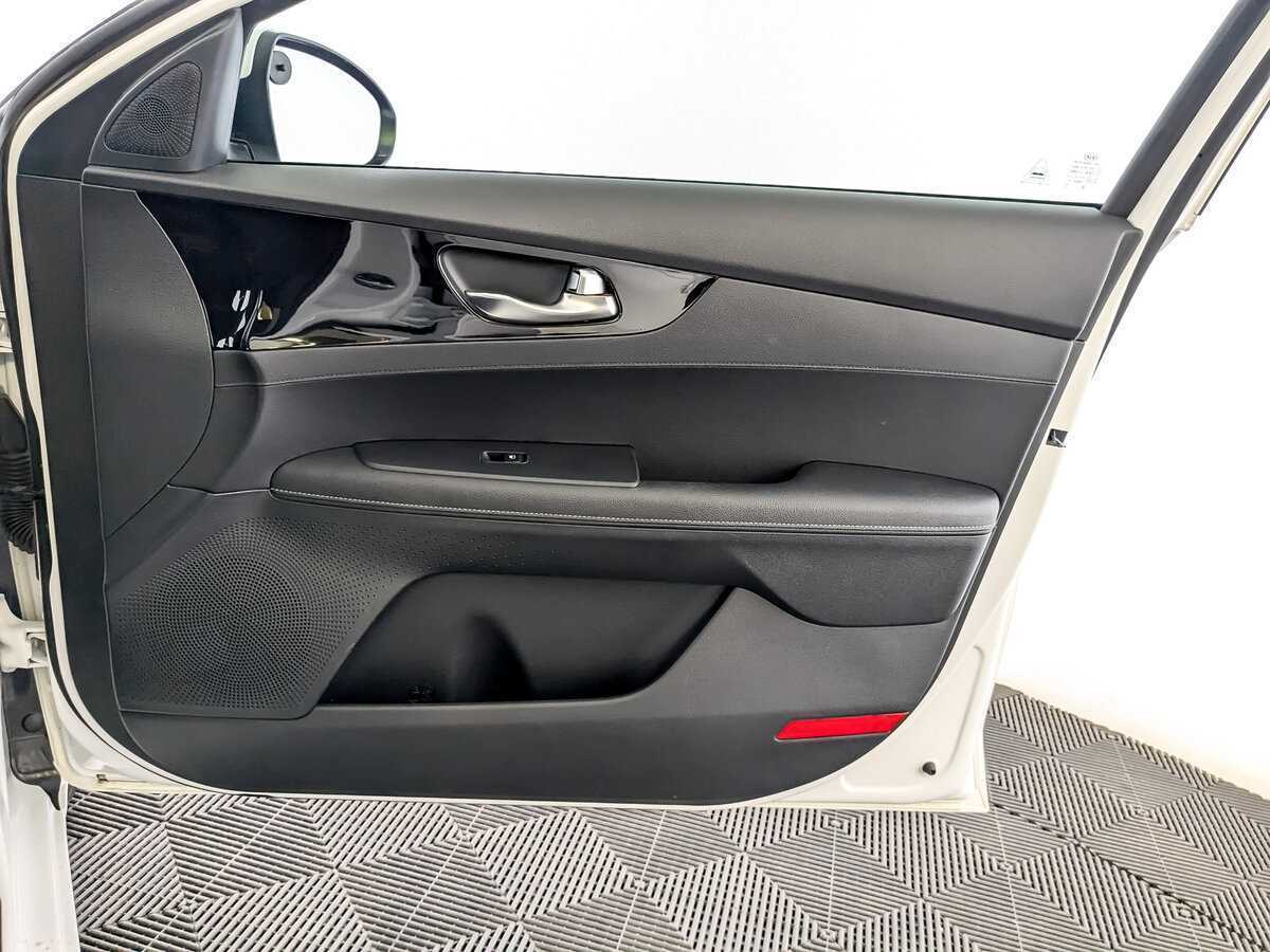 Купить Kia Cerato с пробегом. Фото: #23