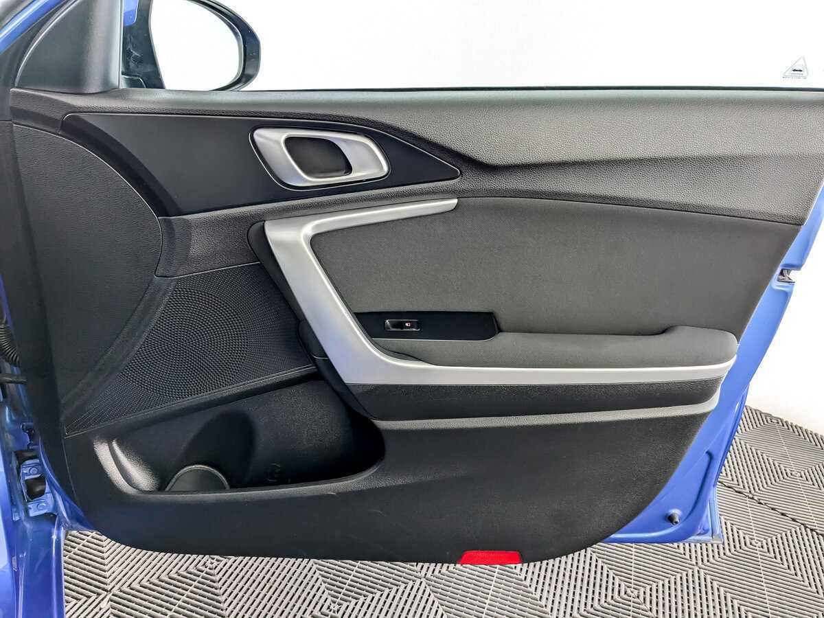 Купить Kia Ceed с пробегом. Фото: #22