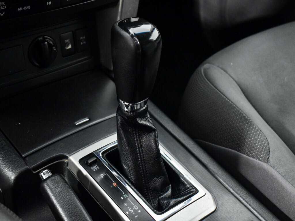 Купить Toyota Land Cruiser Prado с пробегом. Фото: #10