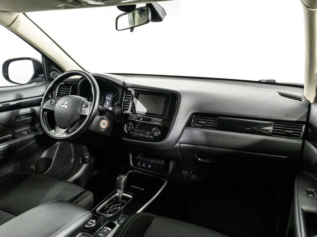 Купить Mitsubishi Outlander с пробегом. Фото: #8