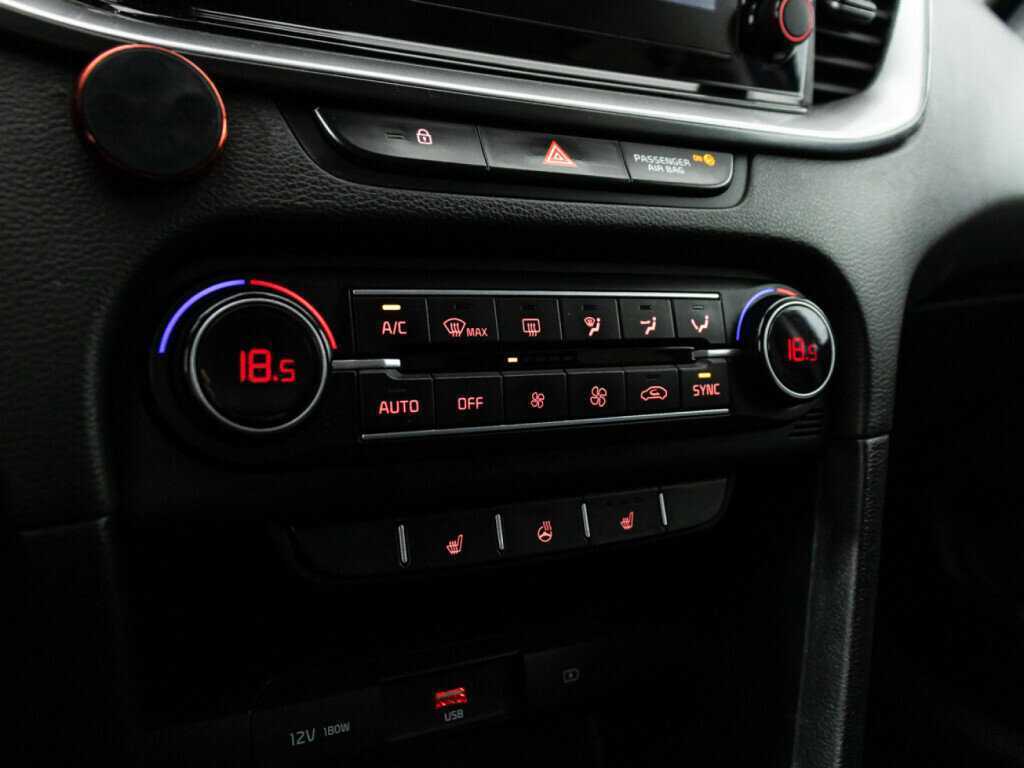 Купить Kia Ceed с пробегом. Фото: #19