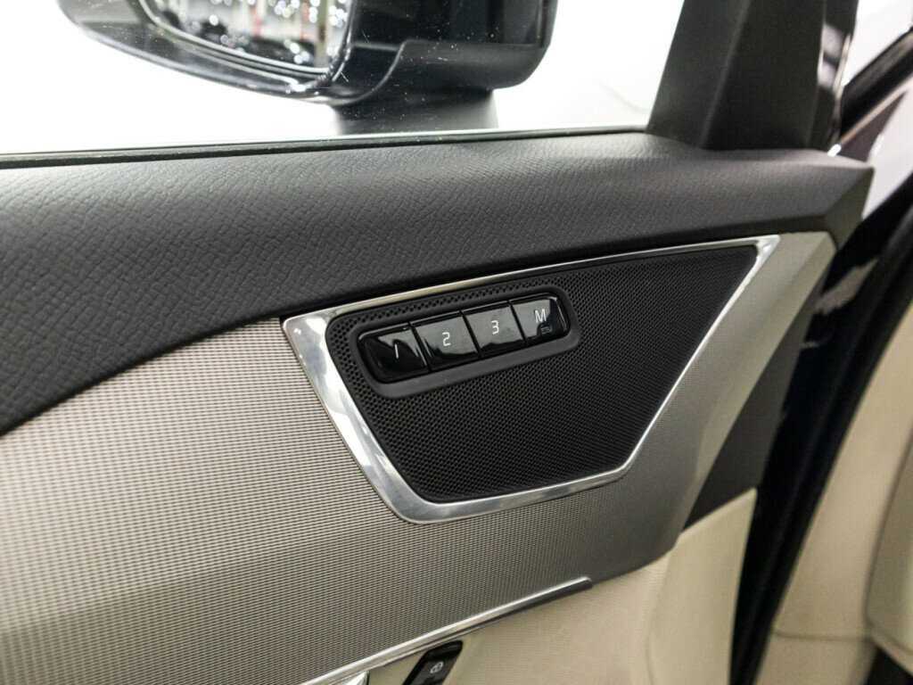 Купить Volvo XC90 с пробегом. Фото: #18