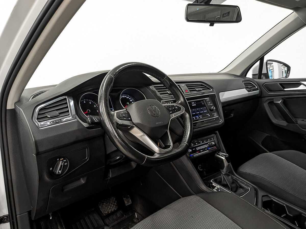 Купить Volkswagen Tiguan с пробегом. Фото: #12