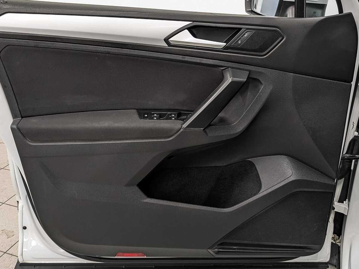 Купить Volkswagen Tiguan с пробегом. Фото: #16