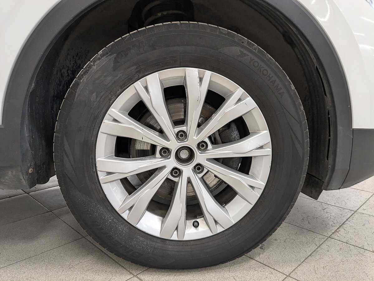 Купить Volkswagen Tiguan с пробегом. Фото: #9