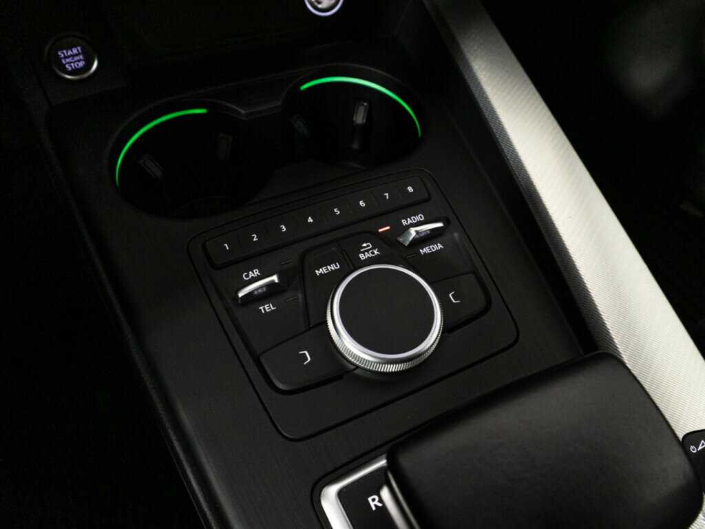 Купить Audi A4 с пробегом. Фото: #17