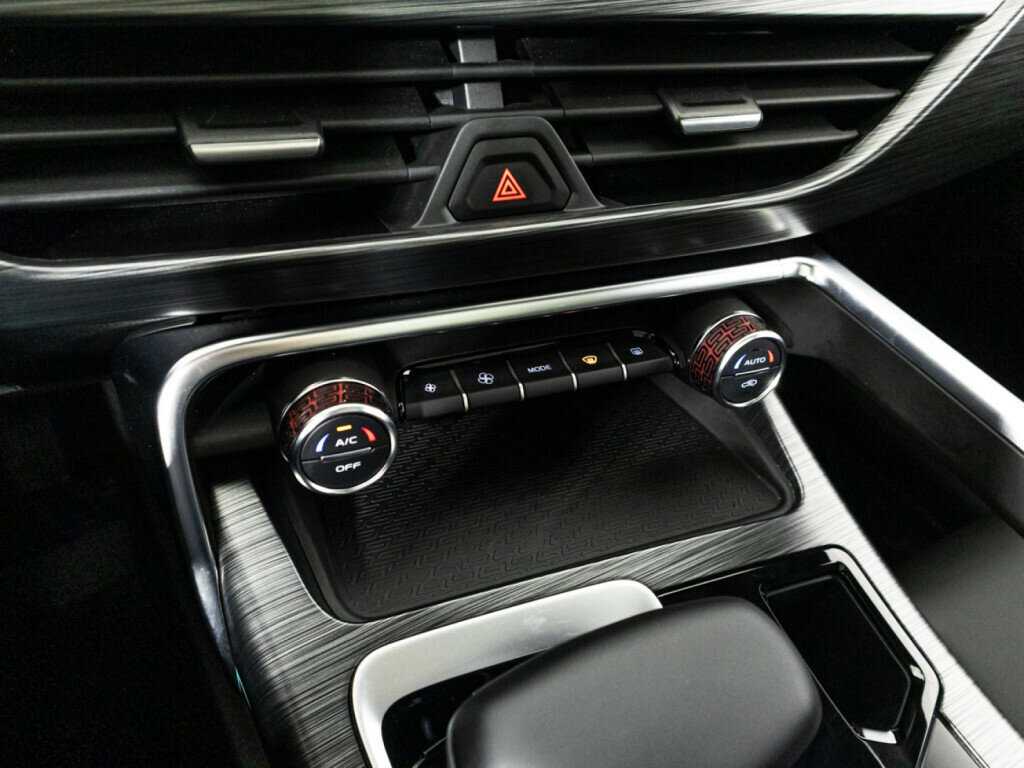 Купить Geely Tugella с пробегом. Фото: #17