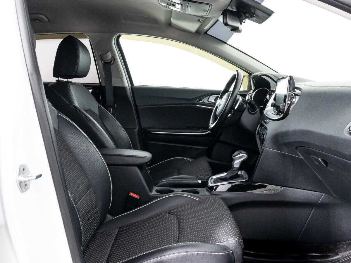 Купить Kia Ceed с пробегом. Фото: #23