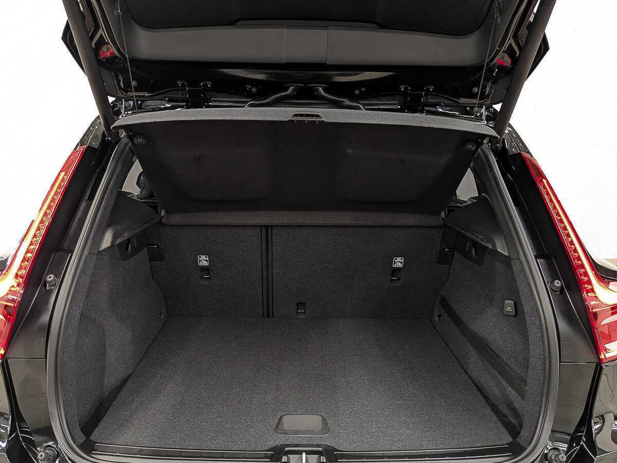 Купить Volvo XC40 с пробегом. Фото: #9