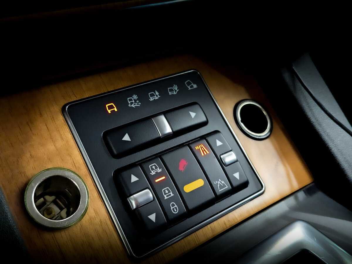 Купить Land Rover Discovery с пробегом. Фото: #24
