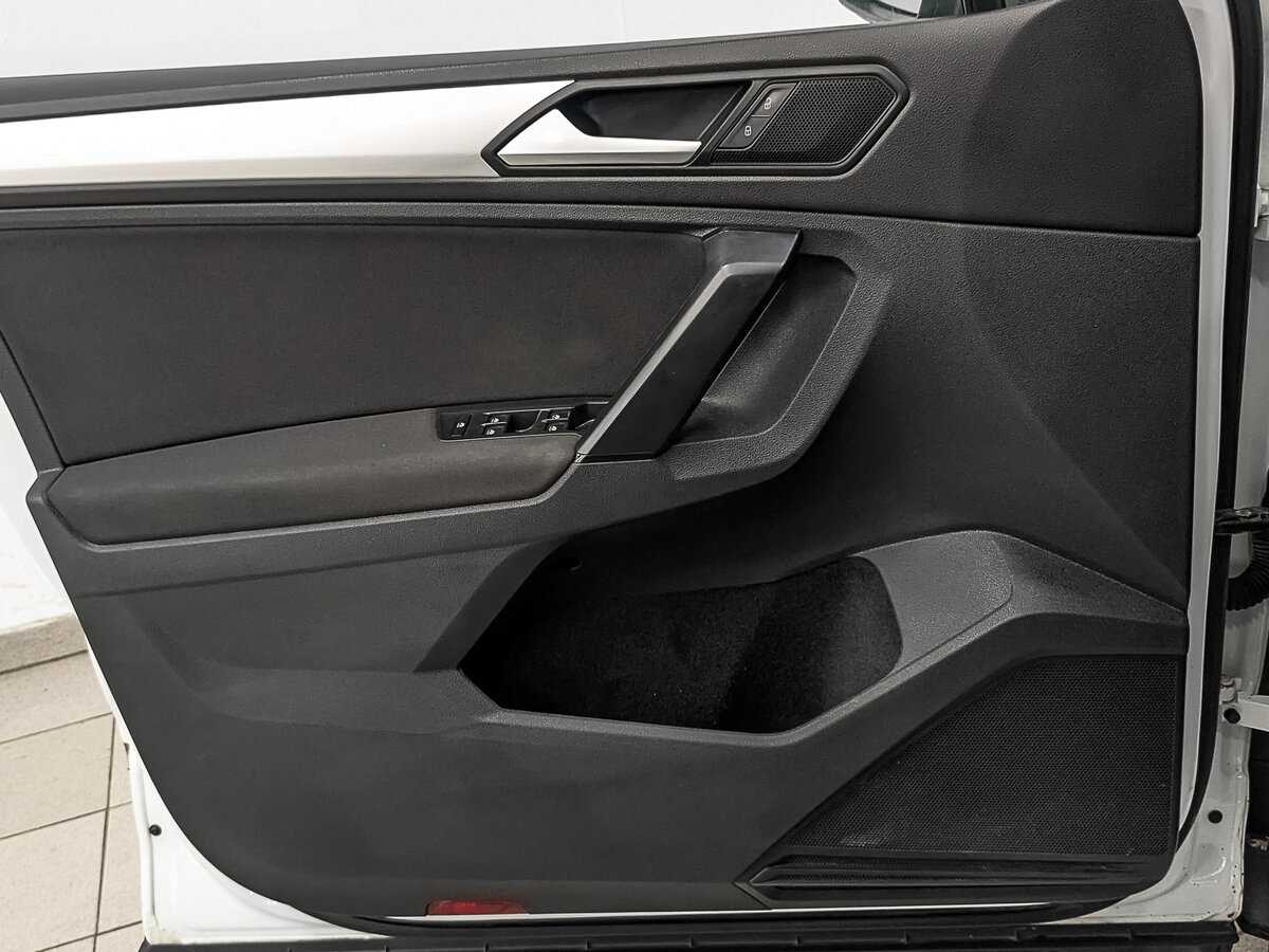 Купить Volkswagen Tiguan с пробегом. Фото: #16
