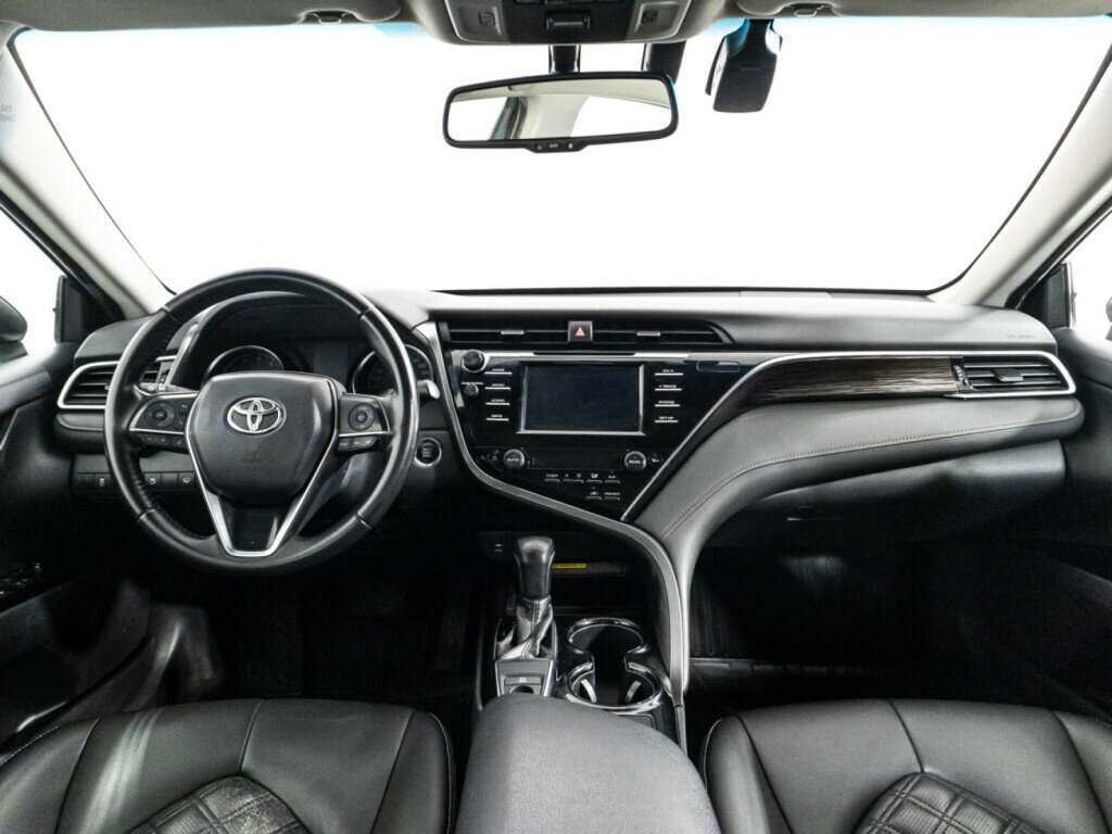 Купить Toyota Camry с пробегом. Фото: #12