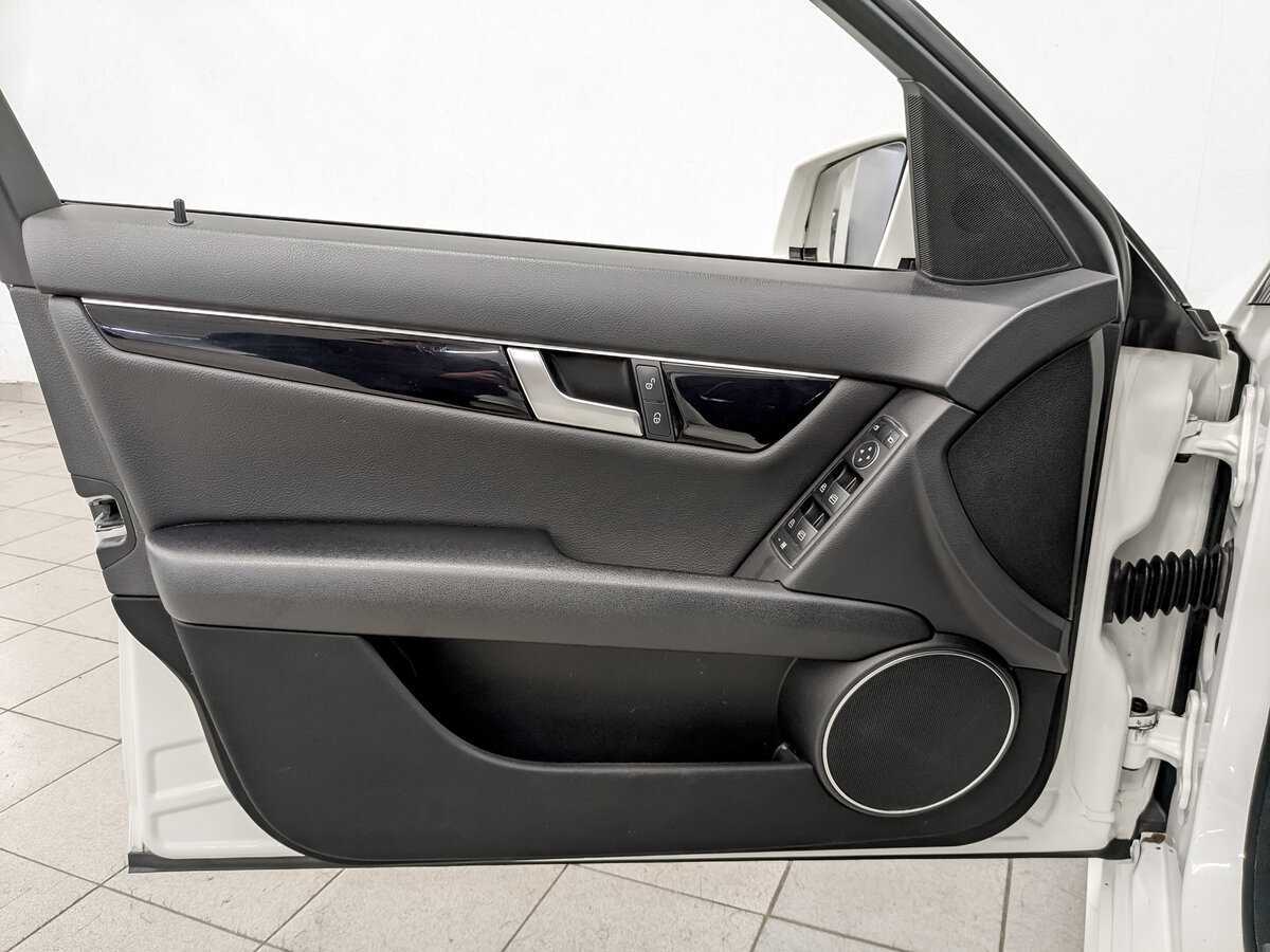Купить Mercedes-Benz C-Класс с пробегом. Фото: #14