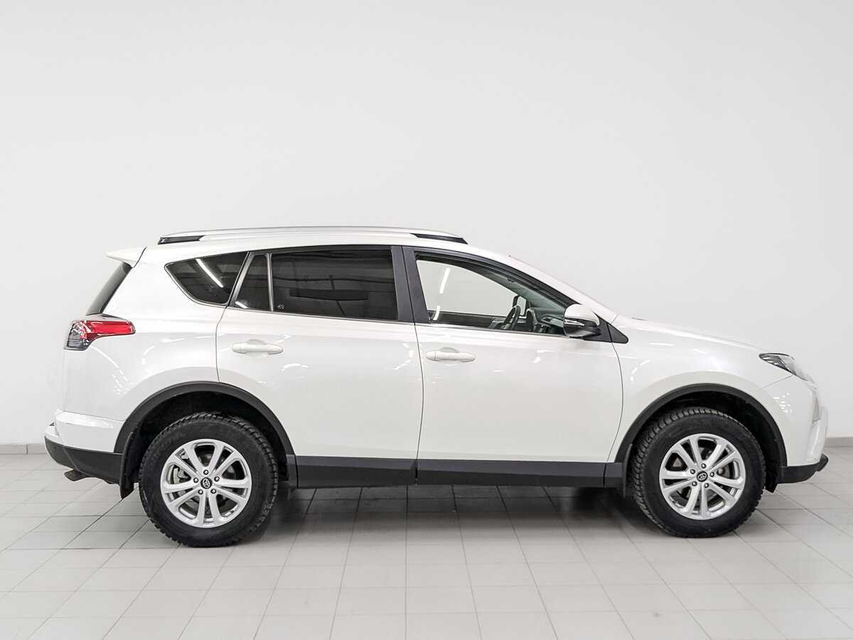 Купить Toyota RAV4 с пробегом. Фото: #3