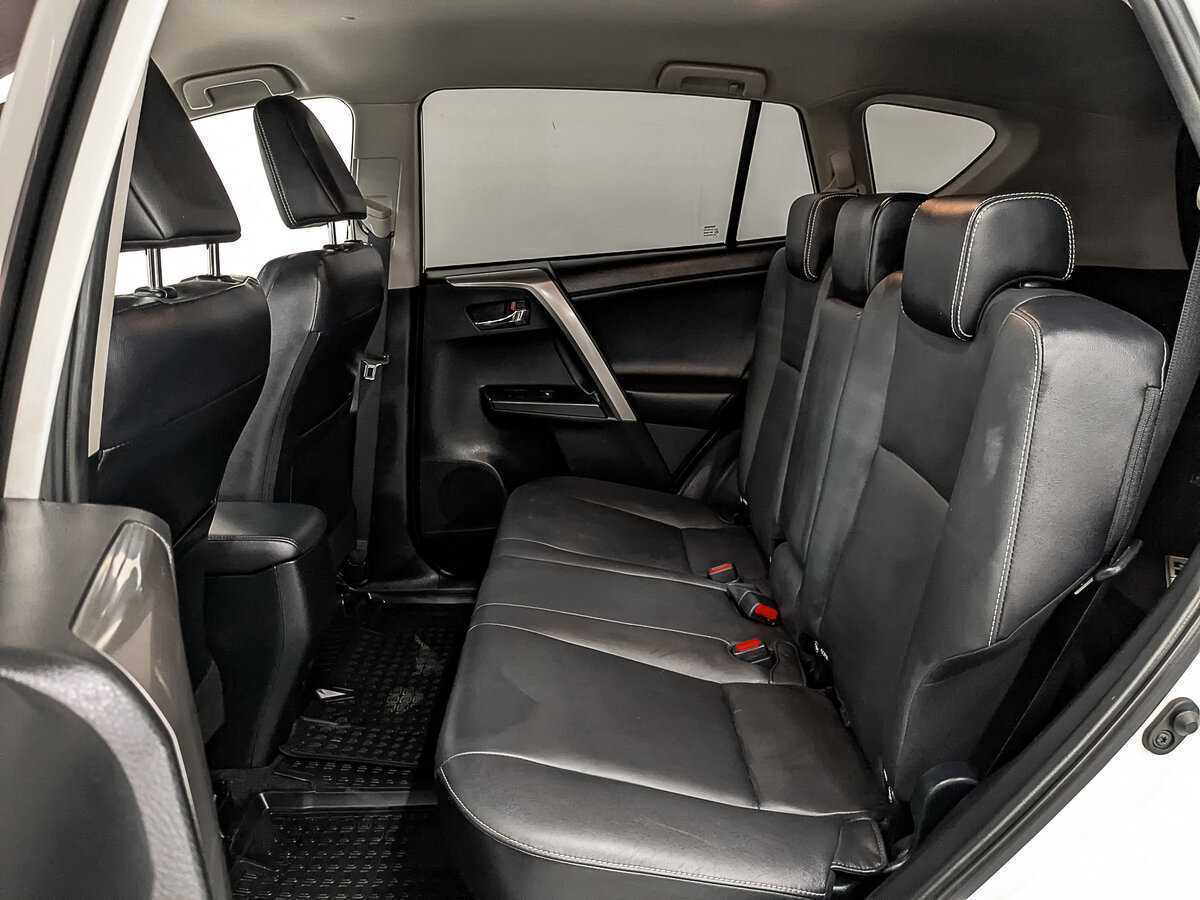Купить Toyota RAV4 с пробегом. Фото: #17