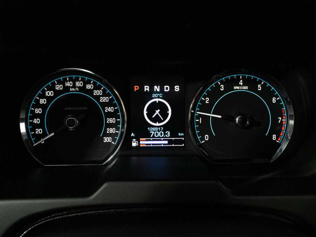 Купить Jaguar XF с пробегом. Фото: #11