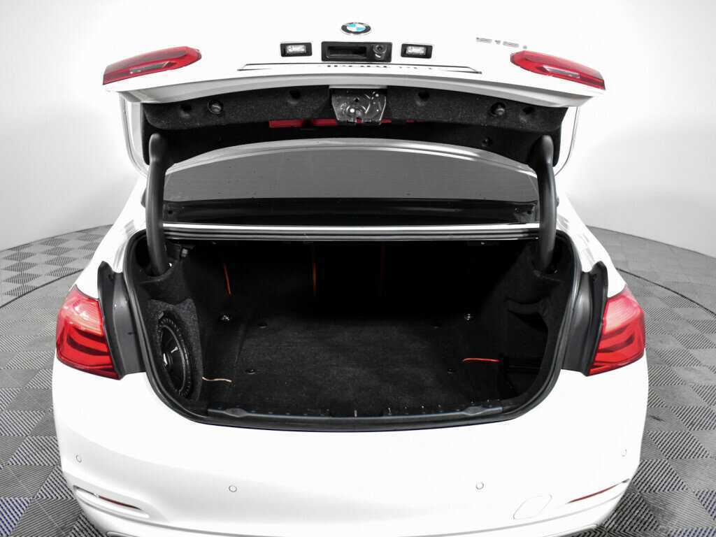 Купить BMW 3 серии с пробегом. Фото: #22