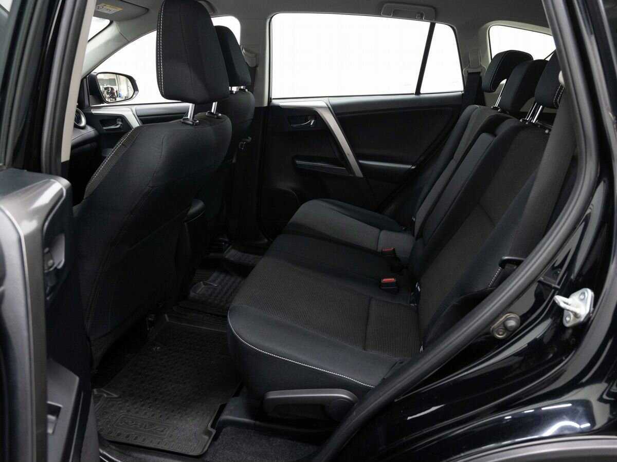 Купить Toyota RAV4 с пробегом. Фото: #9