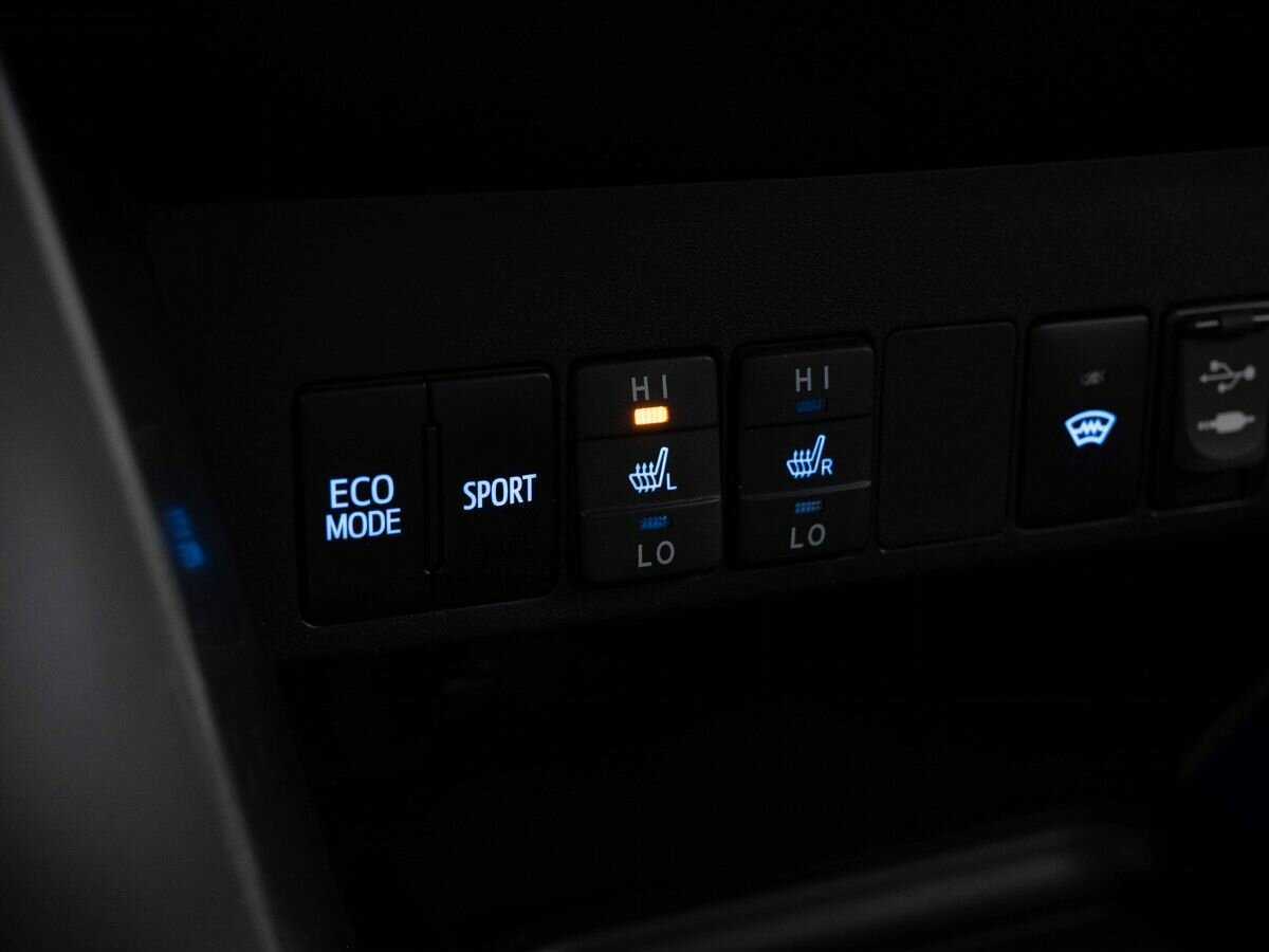 Купить Toyota RAV4 с пробегом. Фото: #18