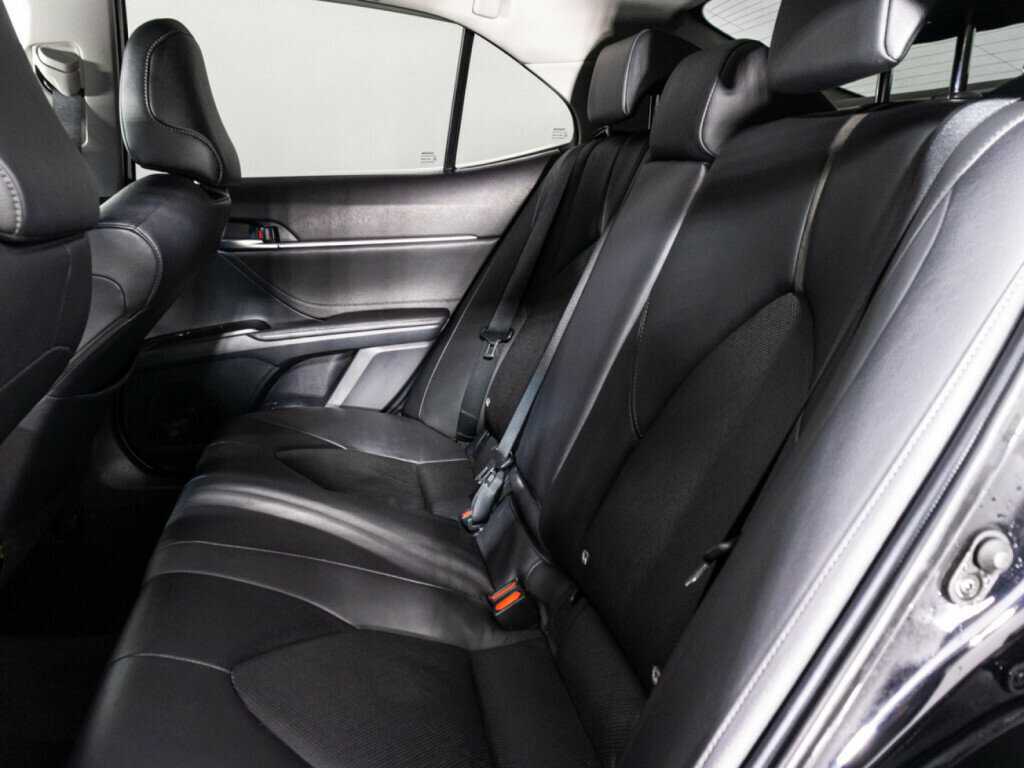 Купить Toyota Camry с пробегом. Фото: #9