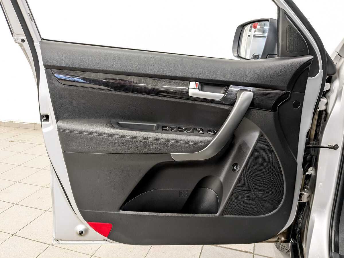 Купить Kia Sorento с пробегом. Фото: #16