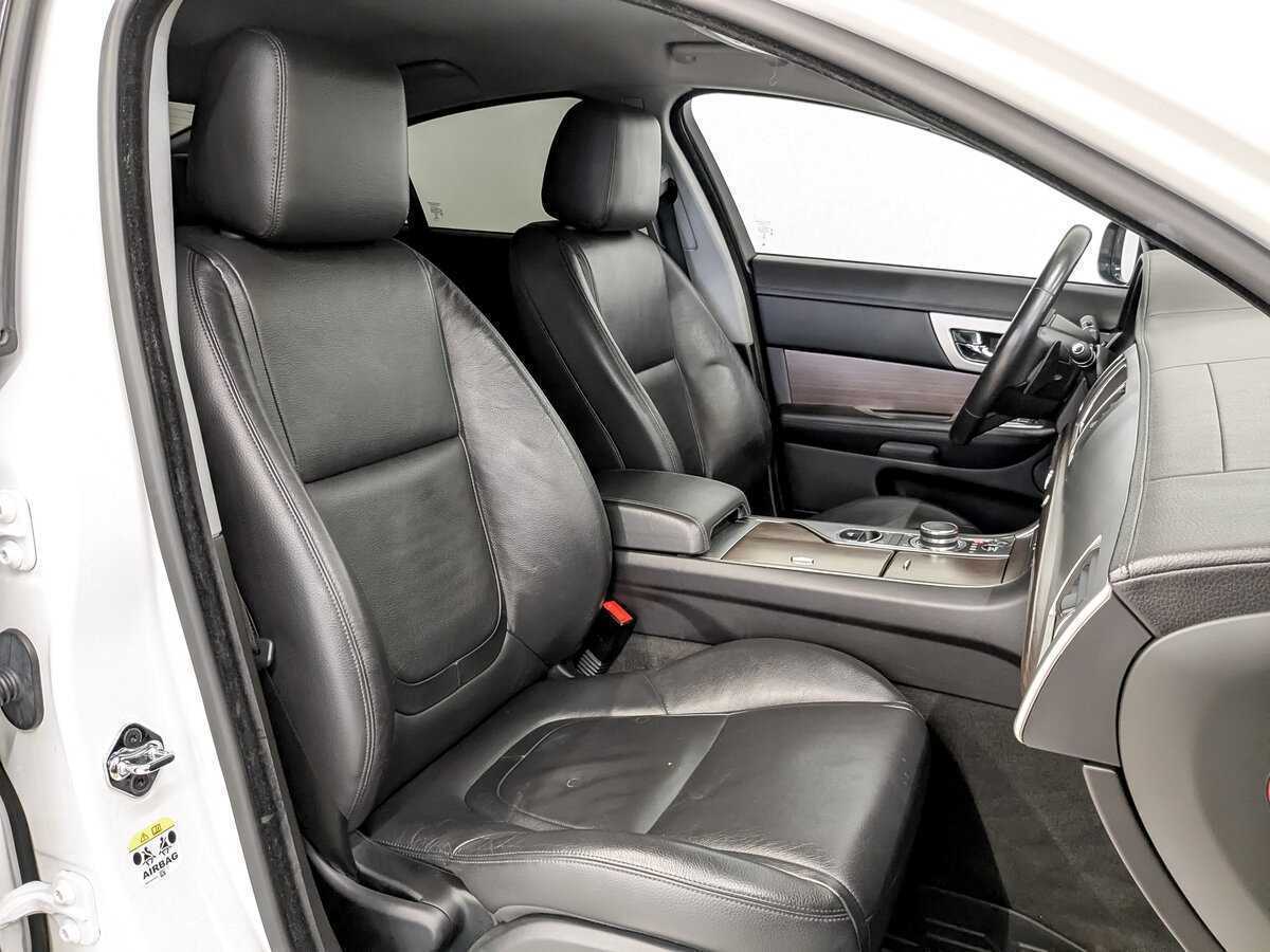 Купить Jaguar XF с пробегом. Фото: #22