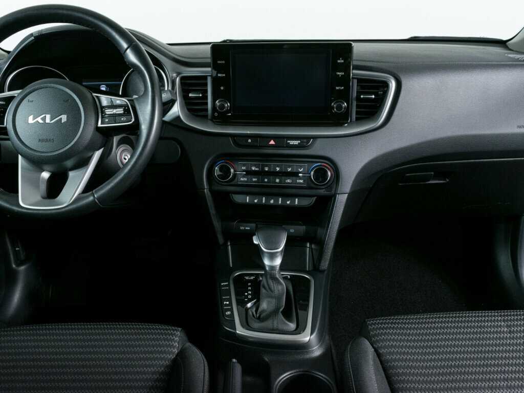 Купить Kia Ceed с пробегом. Фото: #8