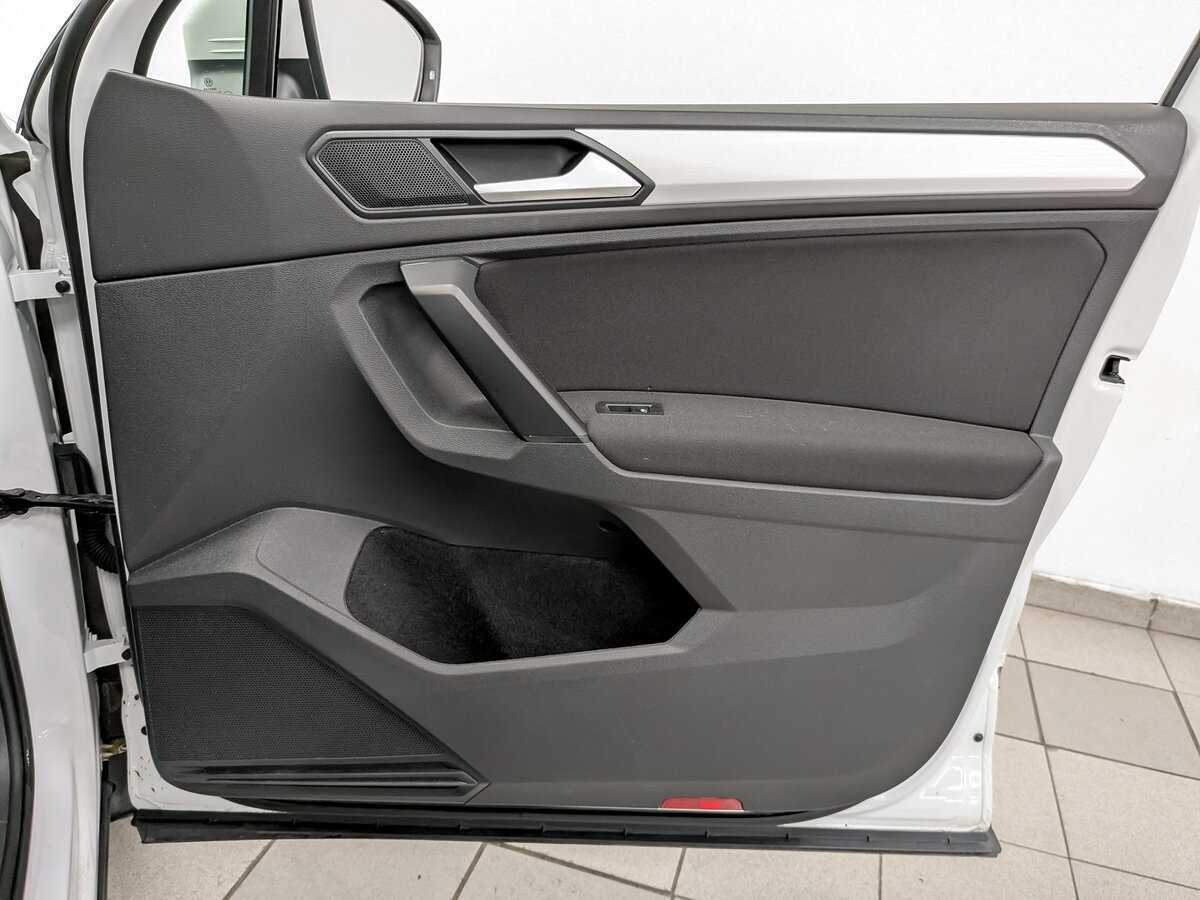 Купить Volkswagen Tiguan с пробегом. Фото: #23