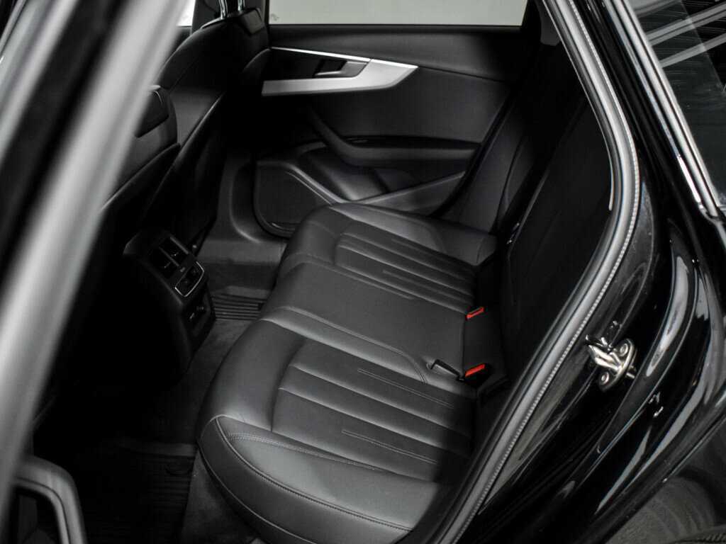 Купить Audi A4 с пробегом. Фото: #10