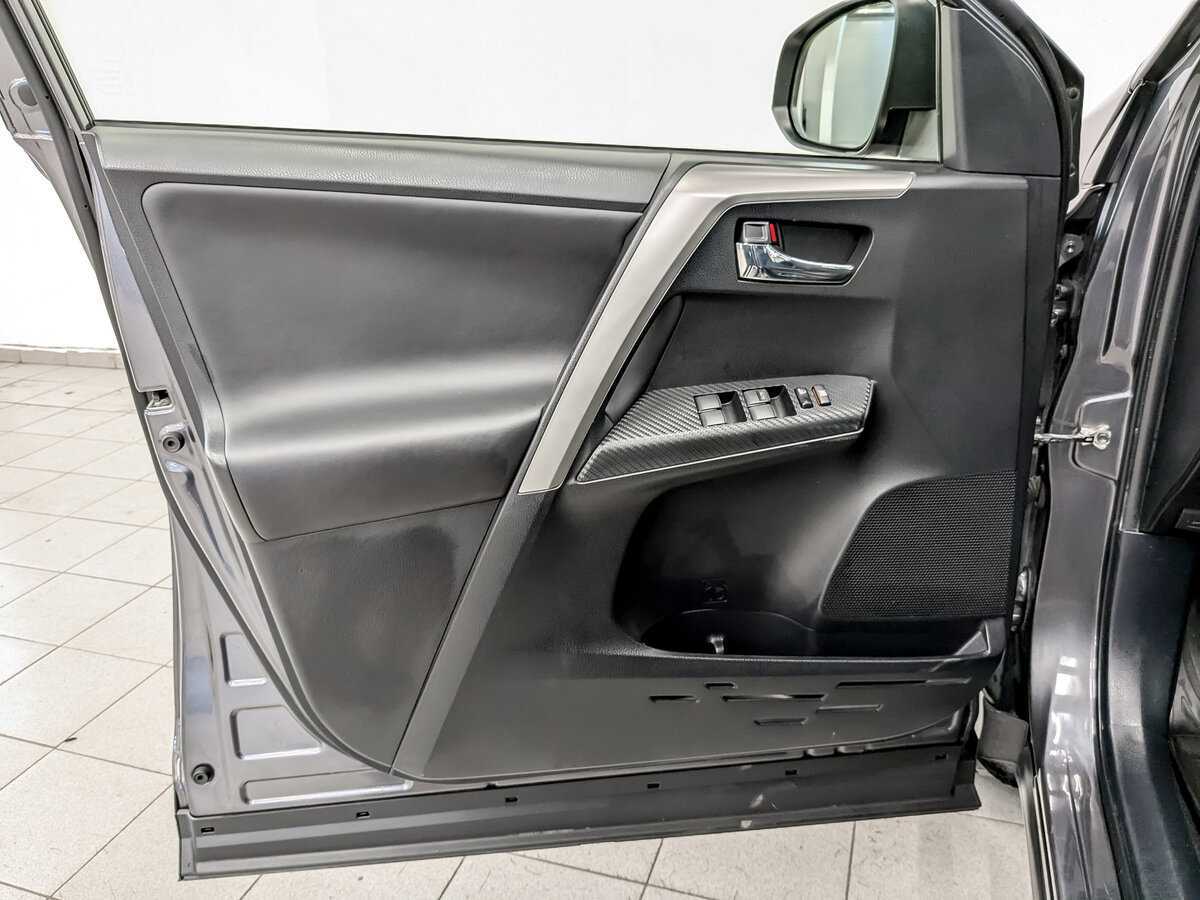 Купить Toyota RAV4 с пробегом. Фото: #16