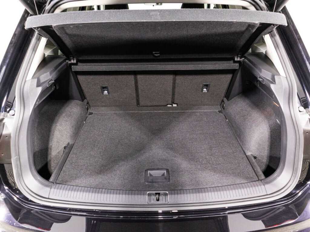 Купить Volkswagen Tiguan с пробегом. Фото: #14