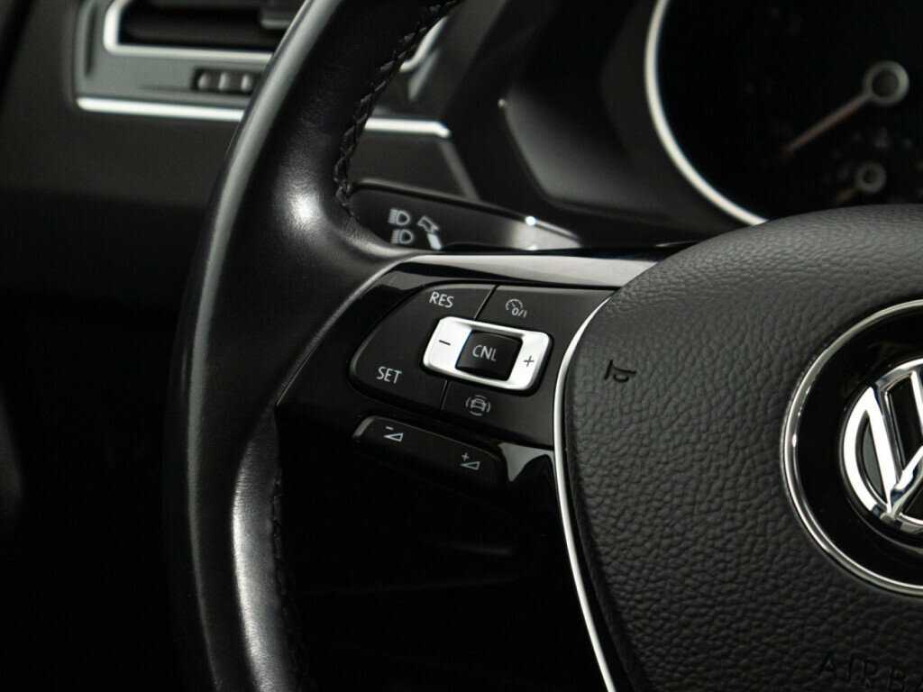Купить Volkswagen Tiguan с пробегом. Фото: #20