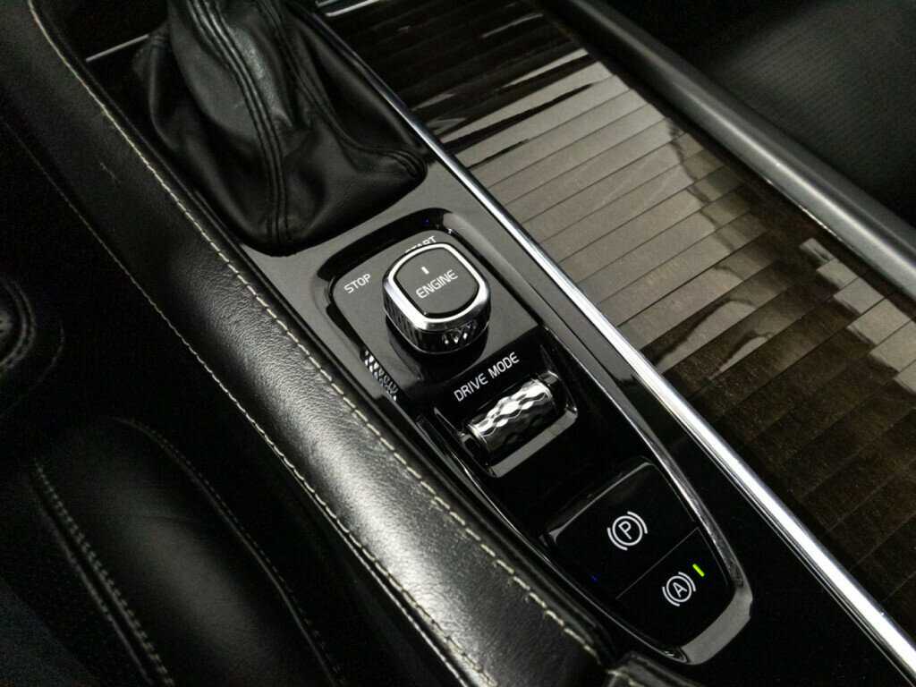 Купить Volvo XC90 с пробегом. Фото: #16