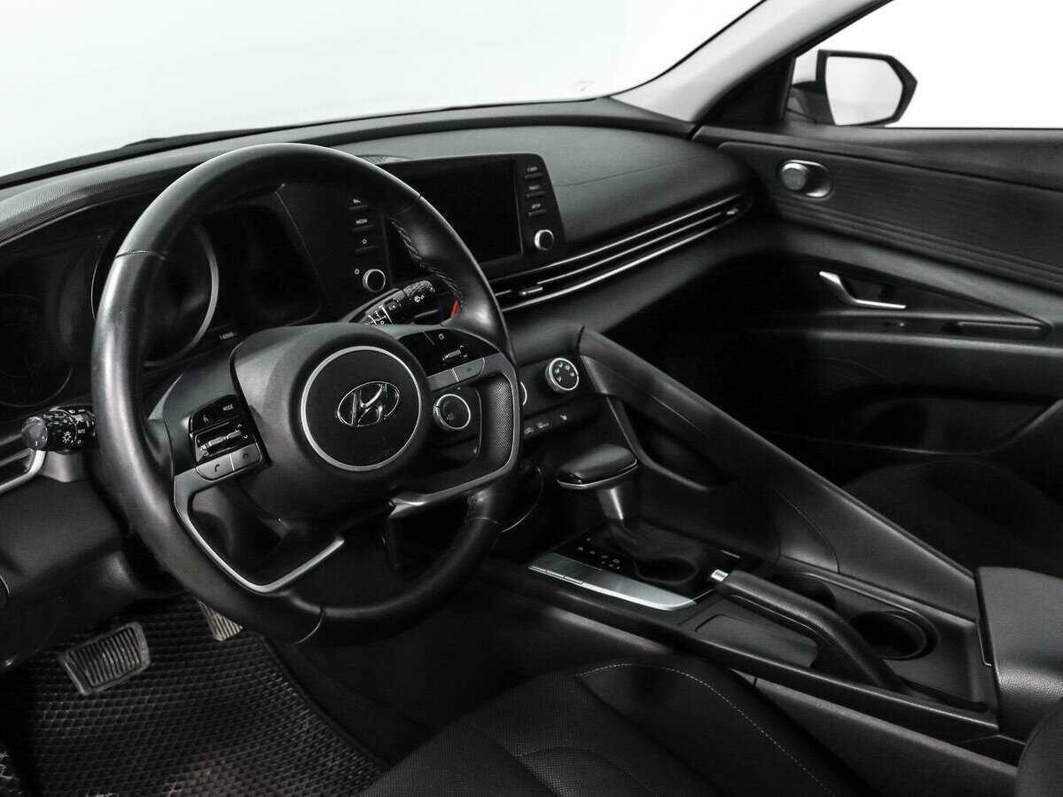 Купить Hyundai Elantra с пробегом. Фото: #8