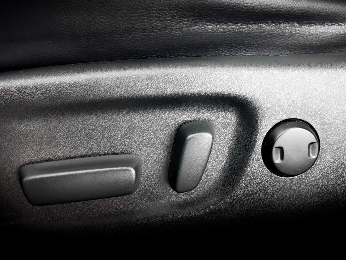 Купить Toyota RAV4 с пробегом. Фото: #18