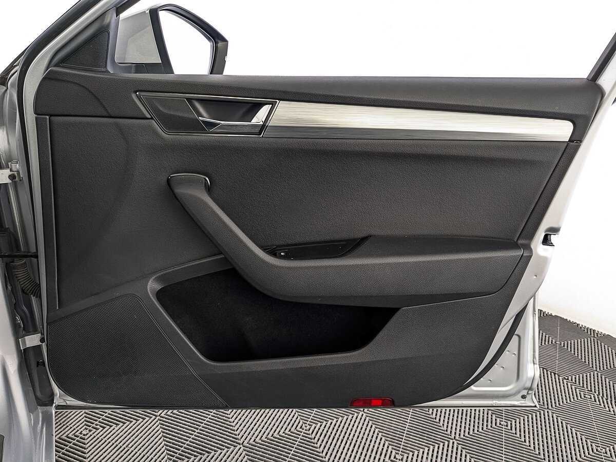 Купить Skoda Superb с пробегом. Фото: #21