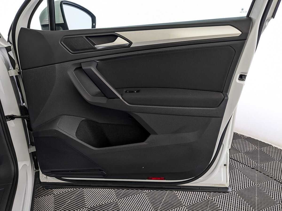 Купить Volkswagen Tiguan с пробегом. Фото: #22